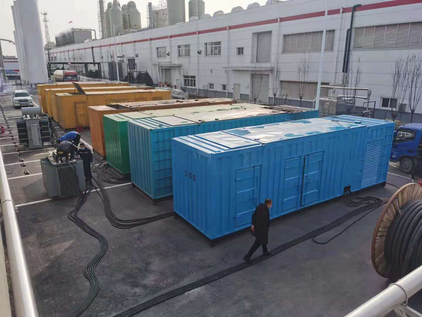 红花岗发电机出租-两相发电机与三相发电机有何区别?